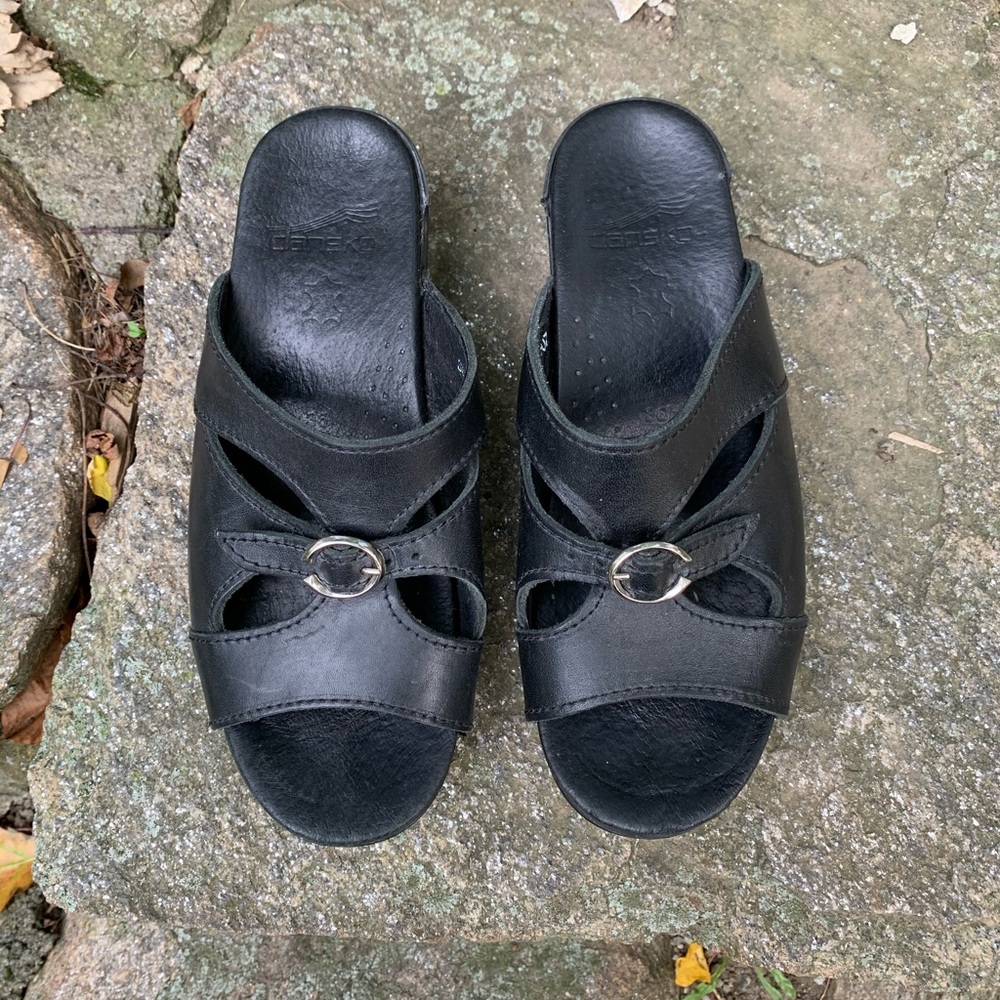 Dansko black sandal\clog size US 6, EU 36